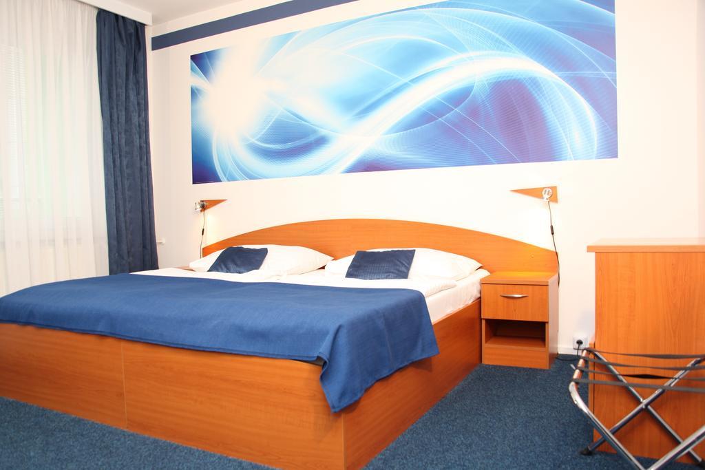 Hotel Krystal Hodonín エクステリア 写真
