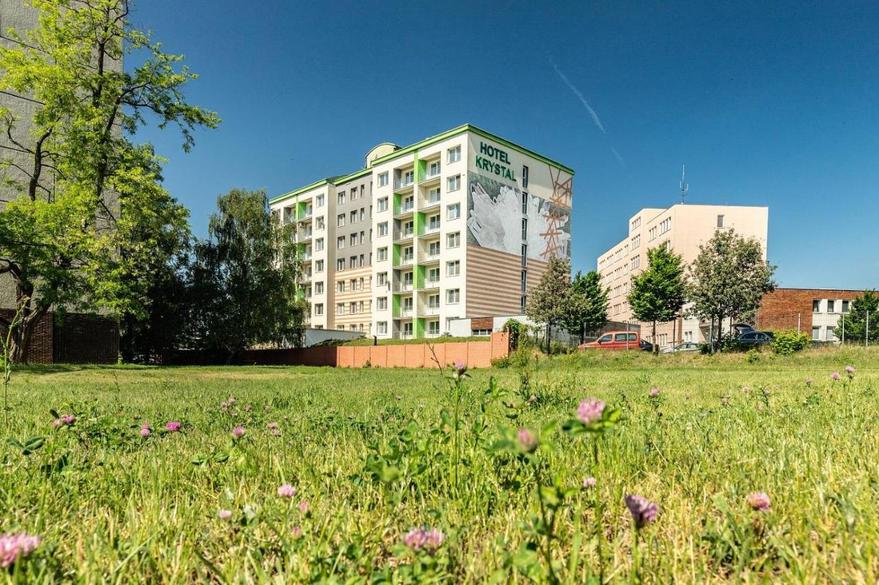 Hotel Krystal Hodonín エクステリア 写真