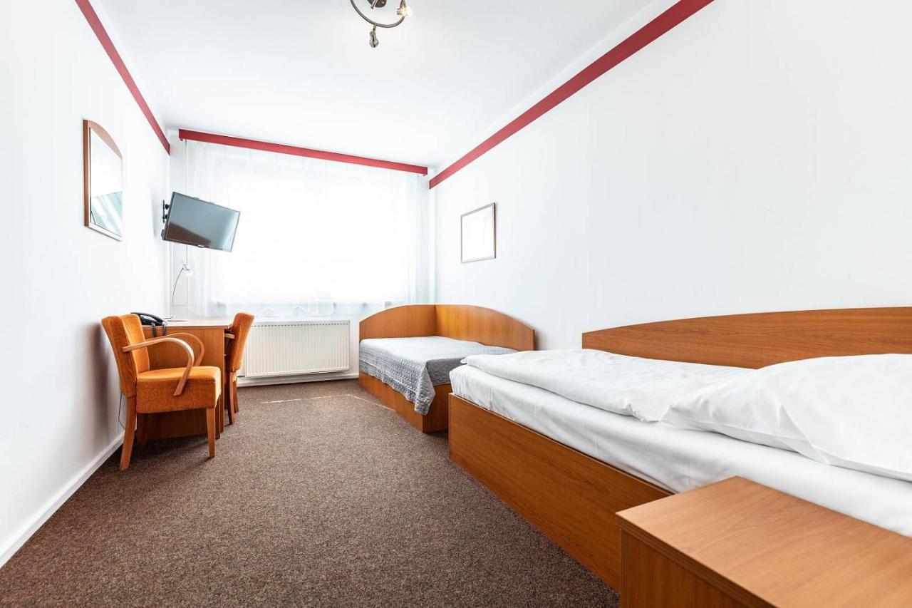 Hotel Krystal Hodonín エクステリア 写真