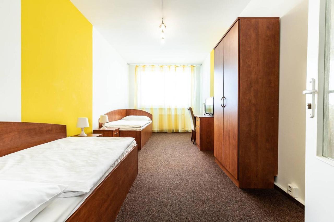 Hotel Krystal Hodonín エクステリア 写真