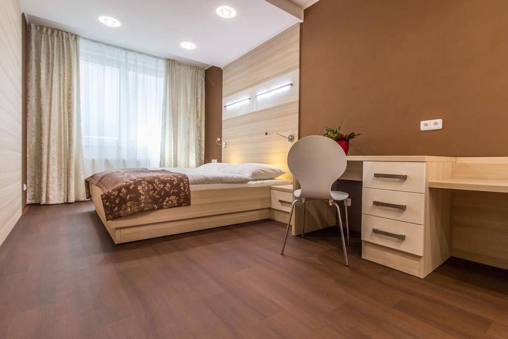 Hotel Krystal Hodonín エクステリア 写真