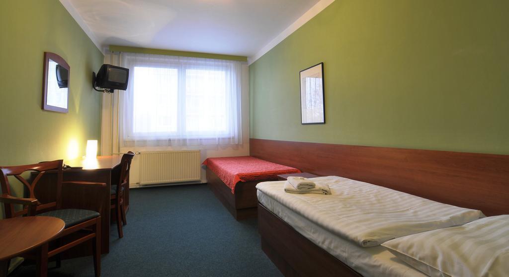 Hotel Krystal Hodonín エクステリア 写真